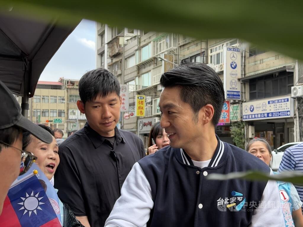 蔣萬安出席柳采葳競選總部成立活動