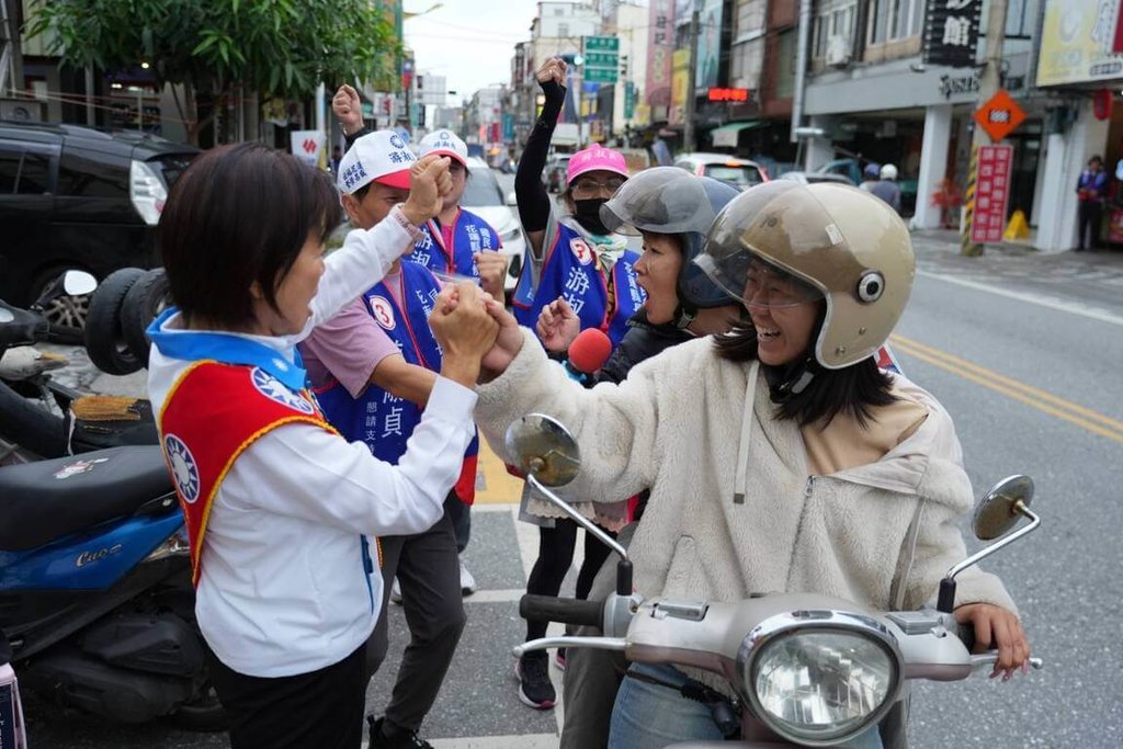 游淑貞掃街拜票　花蓮11鄉鎮競總陸續成立