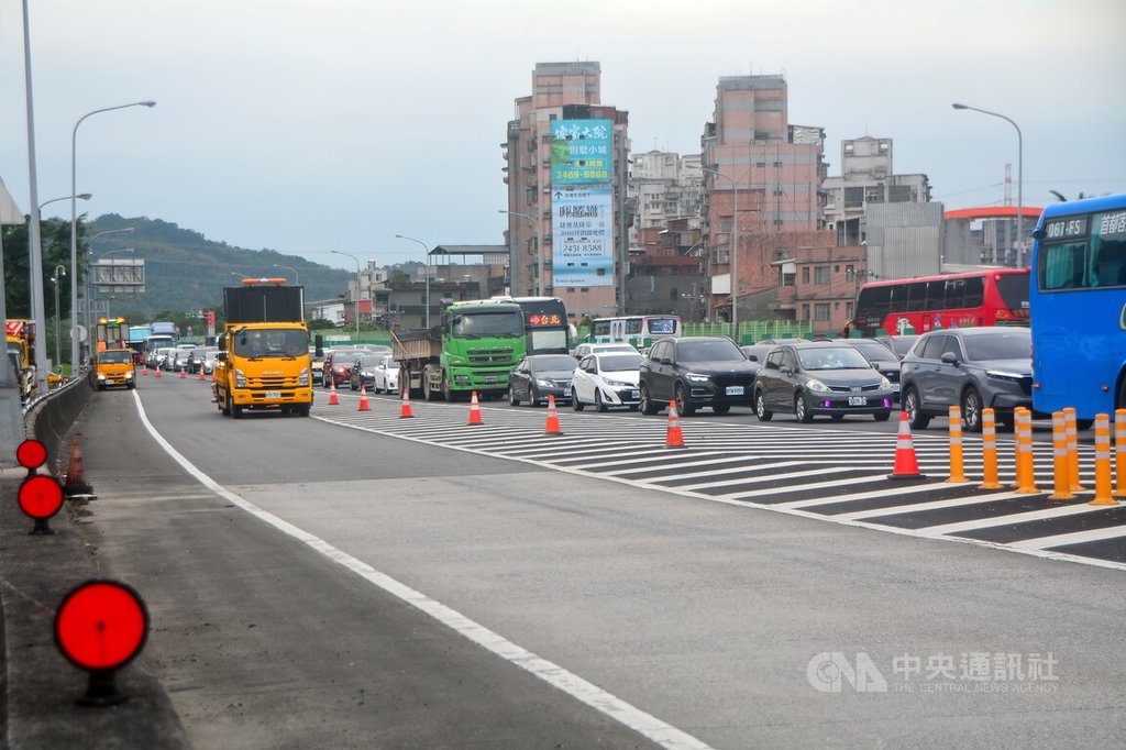 國道1五堵汐止段車流（1）