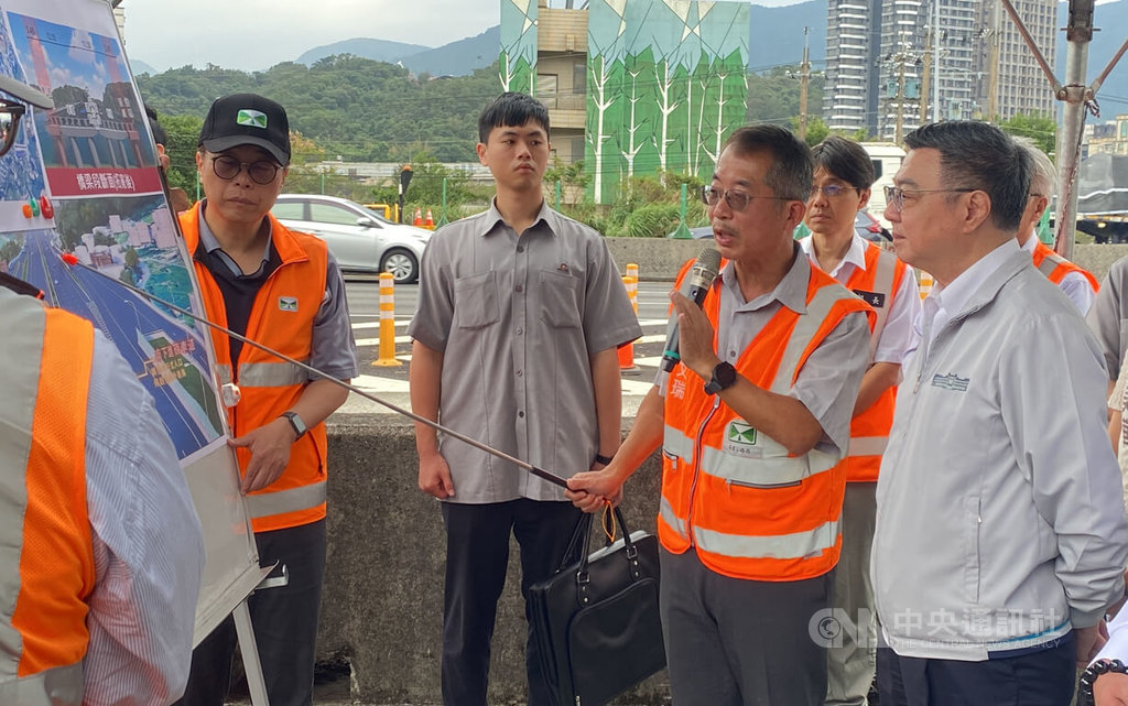 卓榮泰聽取國1五堵汐止段拓寬工程簡報