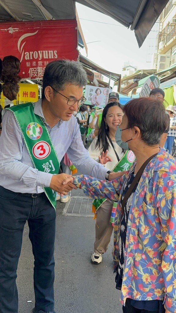 劉建國斗六西市場拜票