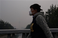 中國多城市出現連續霧霾天氣  成都狀況嚴重引民怨