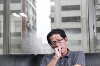 劉克襄走在自然的路上  靠近山林與自己對話