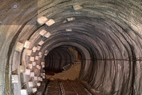 南投台16線邊坡坍方  土石灌入台鐵集集線隧道