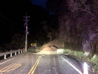 台14線人止關邊坡坍方雙向阻斷 塞爆合歡山回家遊客