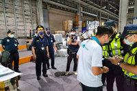 阻絕走私非法肉品 航警局擴大臨檢桃機貨運站區