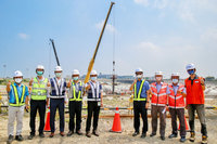 桃機三航廈首支鋼柱組立 2024年分階段完工營運