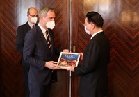 拜會布拉格市長 吳釗燮：台捷是患難見真情的朋友