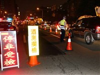 7旬翁酒駕不滿警攔查 暴怒咬斷所長手指遭送辦