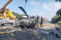 國3後龍路段轎車失控撞護欄 姊妹1死1傷