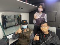 台鐵EMU3000列車營運首日客滿 一車廂廁所門故障