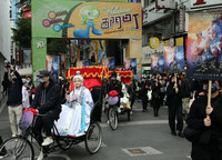 「素還真」驚喜現身西門町 逾200粉絲合照同樂