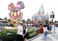 迪士尼與環球夾擊  中國主題樂園轉型拚生存