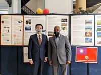 美國紐華克市辦桃園姊妹市展覽 吉祥物球衣亮相