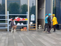 上海防疫優等生面臨補考  居民無奈不滿渴望自由