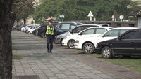 斗六人行道旁綠地被停車佔用 警稱設警告牌後開罰
