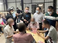 賭場隱身鐵皮屋中午營業規避查緝  台南警逮21人
