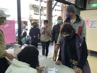 基隆愛心篩檢發放家用試劑  市民：請診所協助