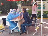 上海增2.3萬本土病例 進行新一輪抗原篩檢