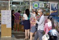 快篩實名制首日排隊 陳其邁：研議補助低收入戶購買