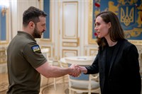 芬蘭總理：不反對與烏克蘭商談提供大黃蜂戰機