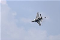 空軍駐美F-16迫降夏威夷受損 美方負責維修費用