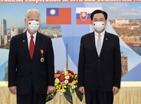 獲頒外交獎章 斯洛伐克國會友台主席：一息尚存就繼續挺台
