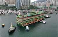 香港珍寶海鮮舫在西沙海域翻覆未沉沒