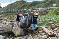 環團淨灘清出1噸垃圾 盼串連民眾加速海保法立法