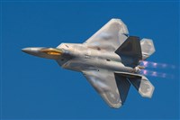 解放軍新疆沙漠部署模擬空軍基地 港媒指模擬攻擊日本本土