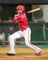 董秉軒首度單場MVP阿嬤頒獎 龍拿花蓮球場隊史首勝