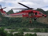 森林火災防救 屏東林管處與UH-60M黑鷹機陸空聯訓