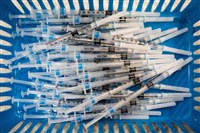 歐盟藥品管理局核准輝瑞雙價疫苗 對抗BA.4與BA.5 