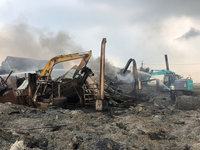 屏東非法回收場大火燒逾12小時  環保局開罰