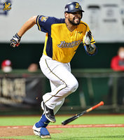 福來喜蹲捕面積大有加分 跑出內野安打自稱「快腳」