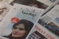 伊朗2女記者報導艾米尼之死 法院判處長期監禁