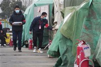 富士康員工因疫離廠 專家：凸顯中國難走出清零