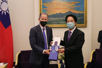 賴清德：與Coursera進一步合作  提升台灣英語能力