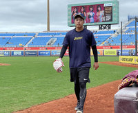 福來喜久久擁抱中文說愛你  呂彥青盼多蒐集幾次