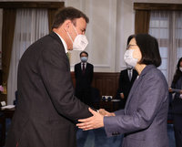 總統接見韓斯：與民主盟友建立更具韌性全球供應鏈