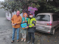 德國夫婦旅遊受困中橫 車宿驚喜收到台灣各地特產當晚餐