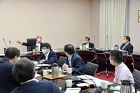 耶誕、春節將至 蘇貞昌：評估調整入境人數上限