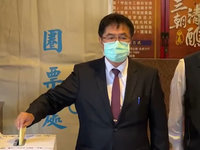 九合一選舉黃偉哲投票 開票前想神隱放鬆一下