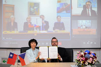 台文館和捷克摩拉維亞圖書館 簽署合作備忘錄