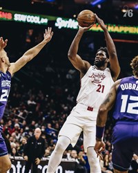 NBA恩比德轟下53分12籃板 76人輕取黃蜂[影]