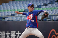陳子傑左眼3度動刀不放棄棒球 富邦U18初登板勝