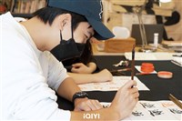 曾敬驊新戲9成書法道具親手寫 搞笑因子被激發