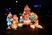 台灣燈會童趣十足  西遊記、愛麗絲夢遊仙境上場