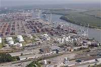 拜登強化美國港口網路安全 關切中國製起重機風險