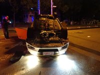 台中大雅車禍計程車翻覆 自小客車頭受損
